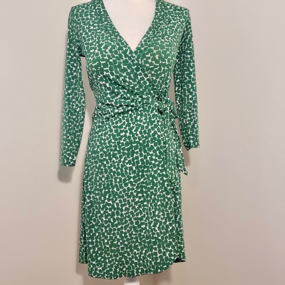 BCBGmaxazria Green and White Wrap dress NWOT - Picture 1 of 5